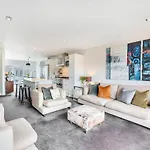 Qv Elegance Over The Park