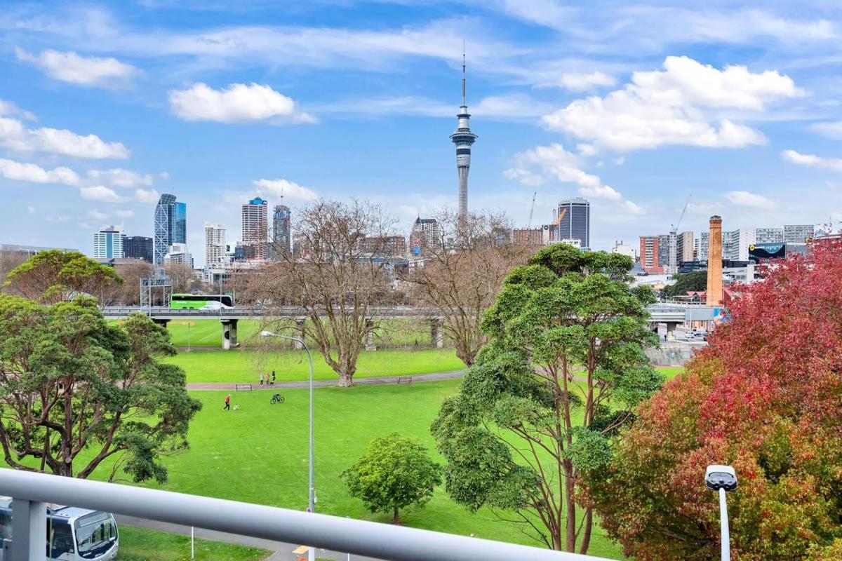 Qv Elegance Over The Park *