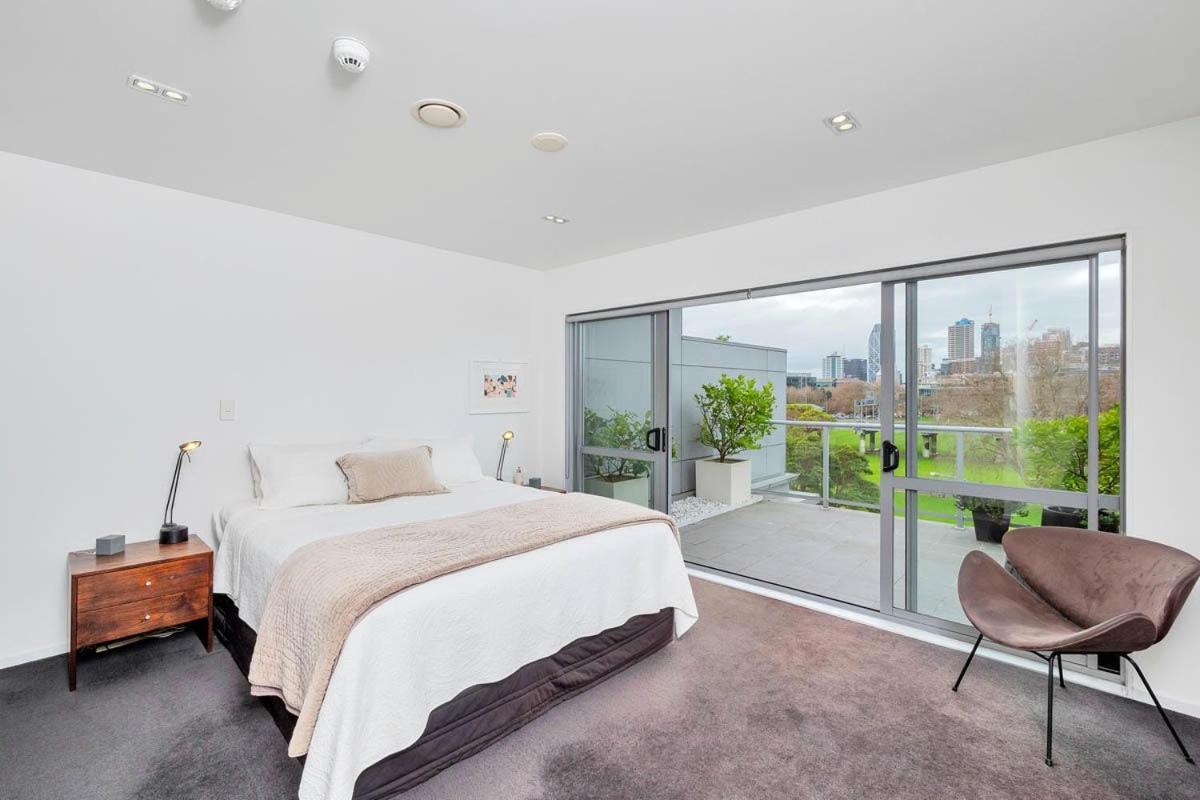 Qv Elegance Over The Park Apartment *